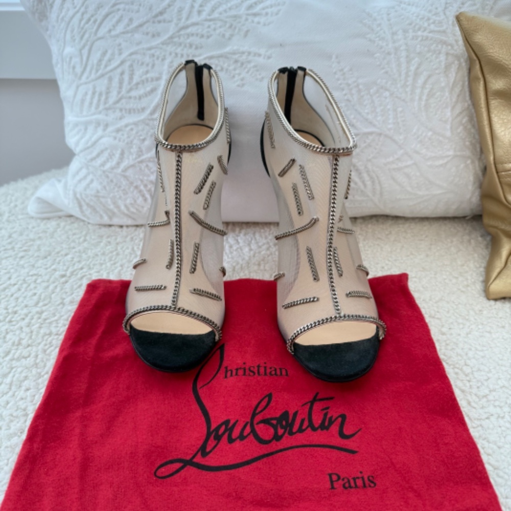 Christian Louboutin, Size 42, Mesh Chain Accents Pump - Picture 3 of 8